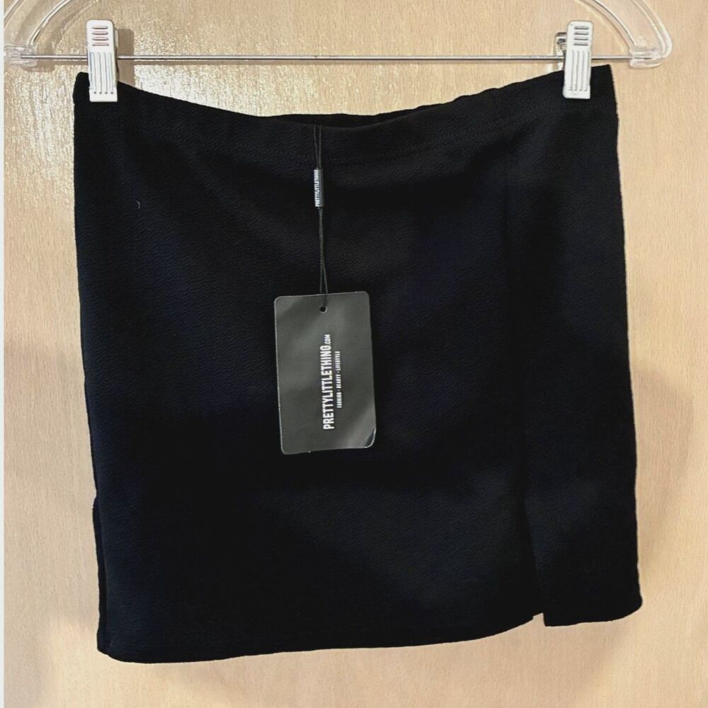 PrettyLittleThing Black Mini Skirt with Slit - US Size 8